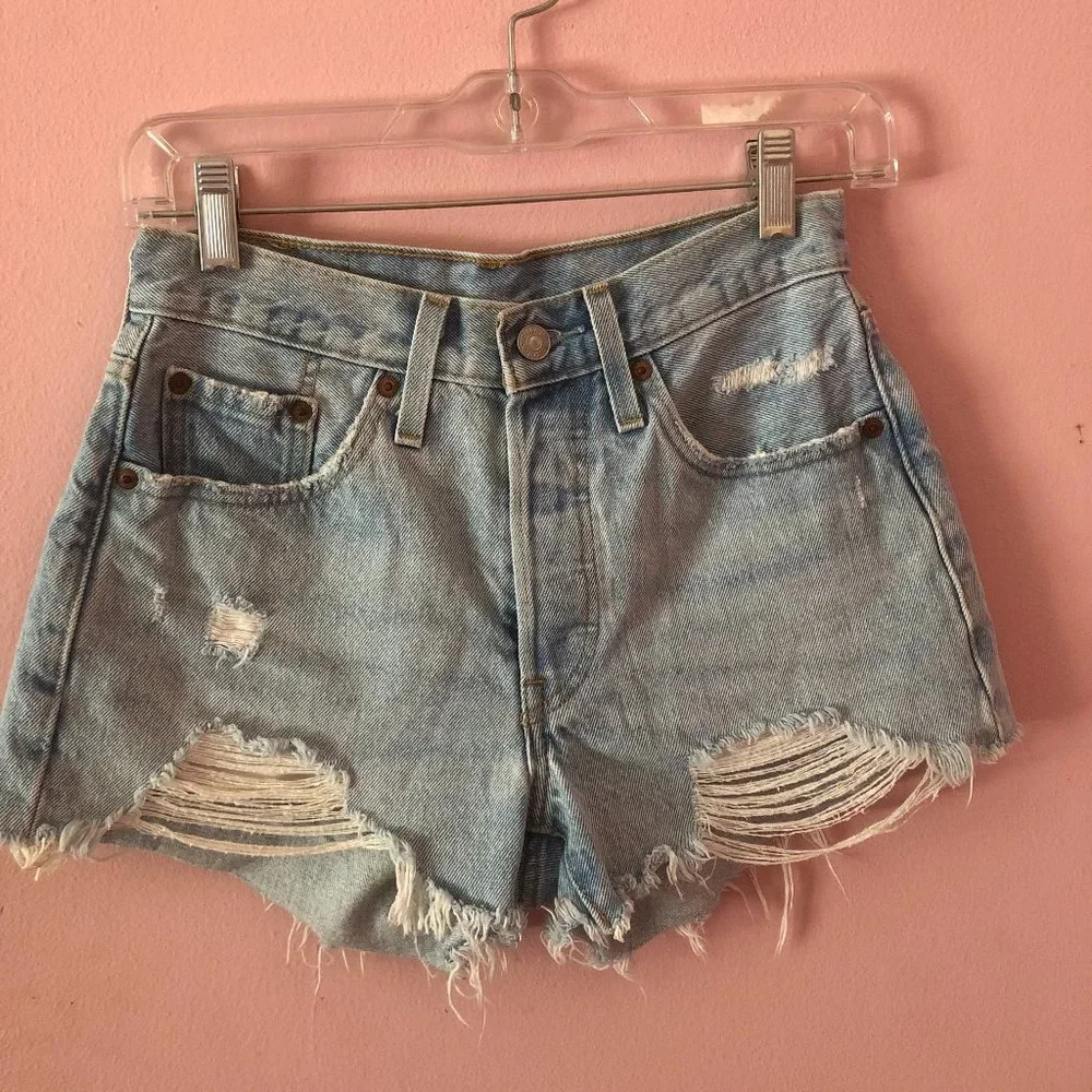 Levi’s 501 Light blue cutoff frayed denim shorts - Picture 1 of 4